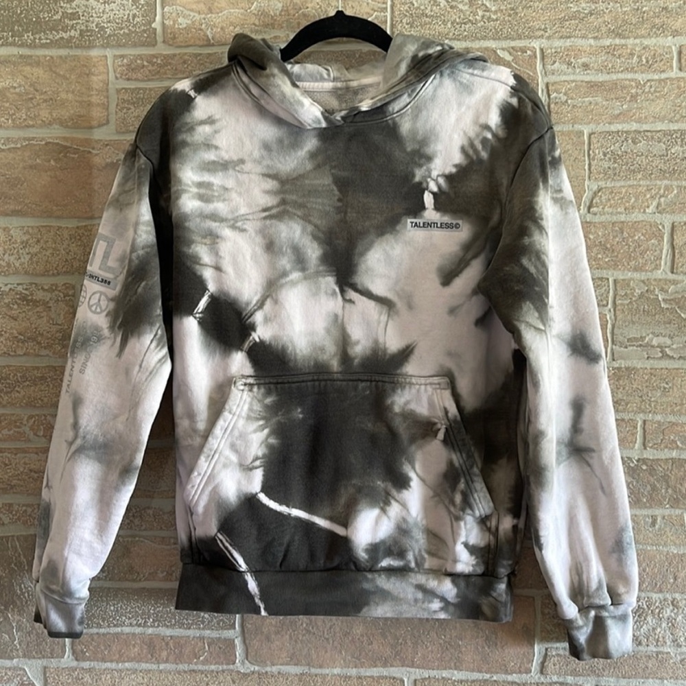 TALENTLESS Monochrome Black/White Tie-Dye Women’s Hoodie